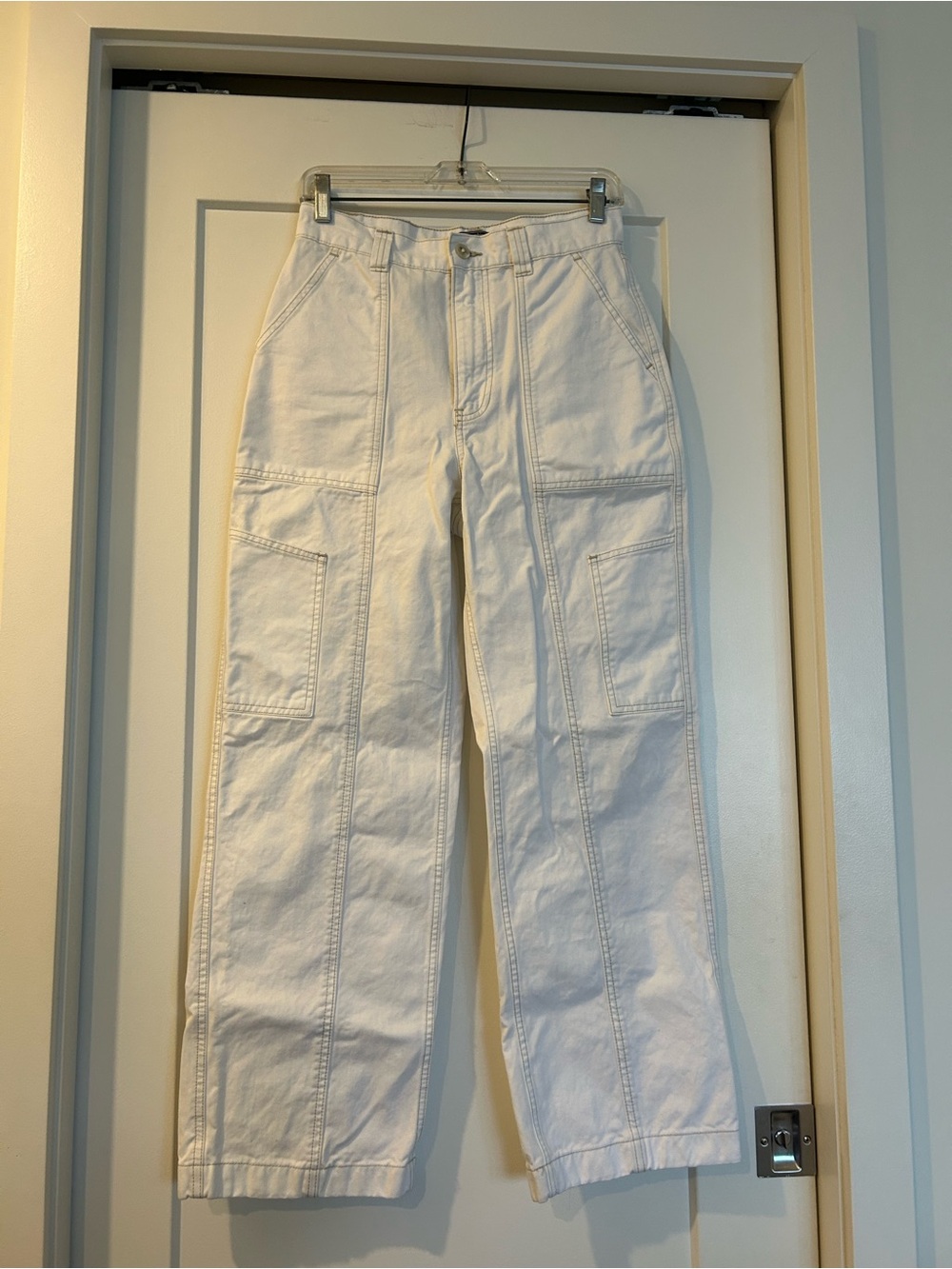 Abercrombie & Fitch Women's White Cargo Utility Pants
